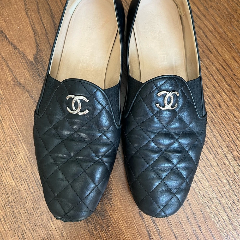 Chanel 38 black quilted loafer